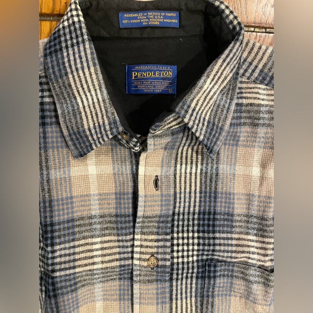 Pendleton men’s 100% pure virgin wool, size large, plaid blue/tan/black shirt